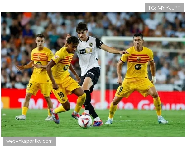 瓦伦西亚传统豪门地位下滑：西甲竞争格局调整，阶段性实力变化